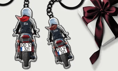 Personalisierter Motorrad-Schlüsselanhänger mit Namen und Kennzeichen - Geschenk für deine Frau