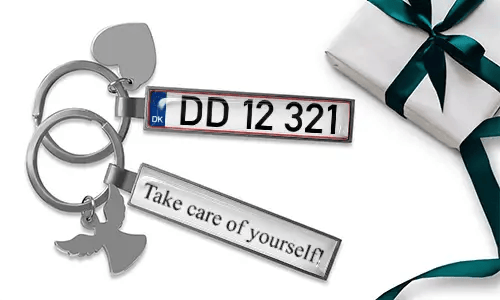 Personalized keychain for husband with name plate