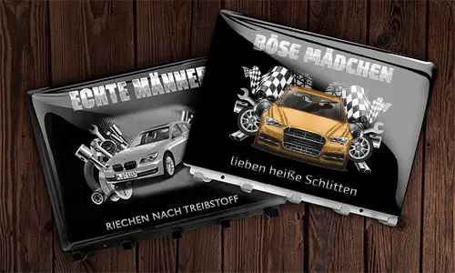 schlüsselbrett design in zwei Varianten auf dem Holz designer schlüsselbrett